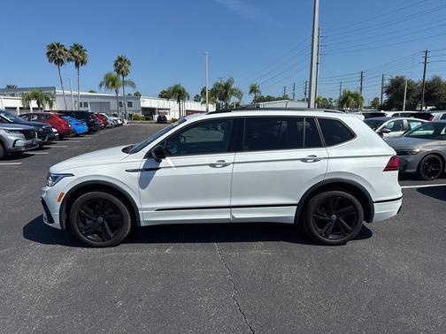 2024 Volkswagen Tiguan 2.0T SE R-Line Black