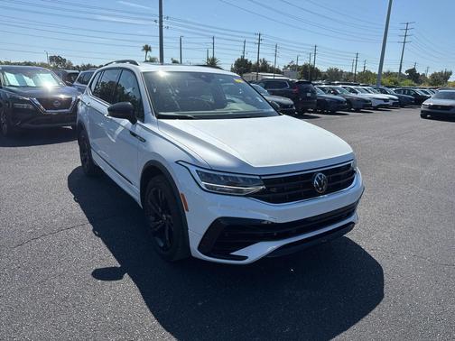 2024 Volkswagen Tiguan 2.0T SE R-Line Black