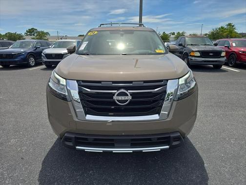 2024 Nissan Pathfinder Platinum FWD