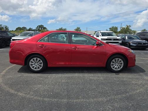 2014 Toyota Camry SE