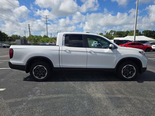 Platinum White Pearl 2024 Honda Ridgeline RTL