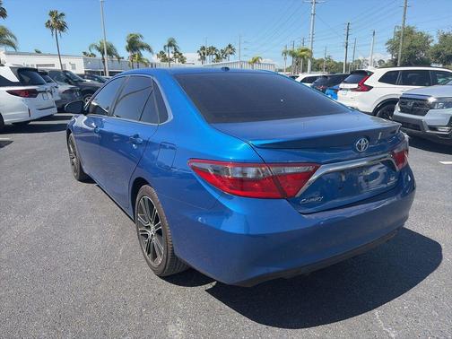 Blue Crush Metallic 2016 Toyota Camry LE