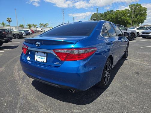 Blue Crush Metallic 2016 Toyota Camry LE