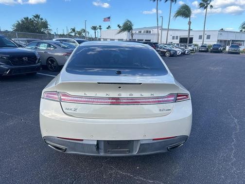 2014 Lincoln MKZ Base