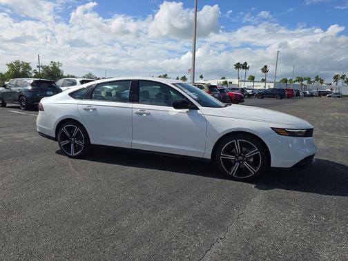 Platinum White 2026 Honda Accord SE