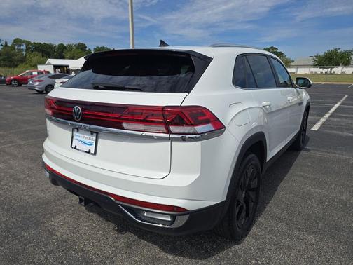Pure White 2024 Volkswagen Atlas Cross Sport 2.0T SE w/Technology