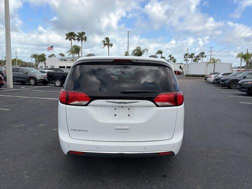 2020 Chrysler Pacifica Touring