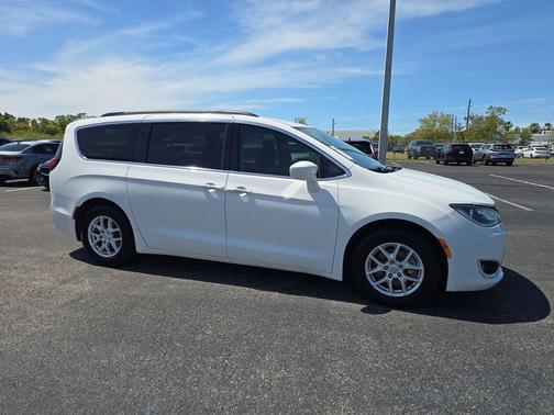 2020 Chrysler Pacifica Touring