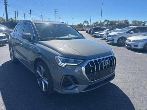 2020 Audi Q3 45 S line Prestige
