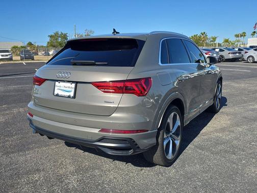 2020 Audi Q3 45 S line Prestige