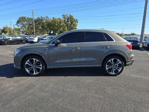 2020 Audi Q3 45 S line Prestige