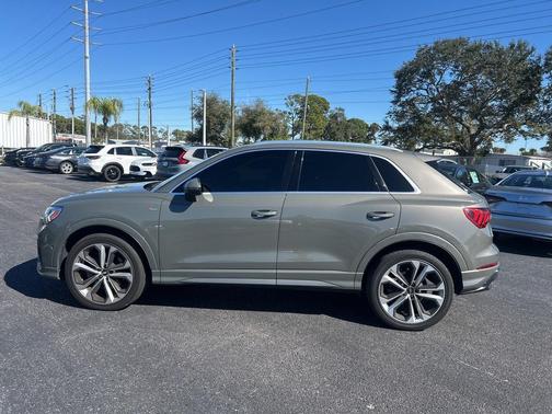 2020 Audi Q3 45 S line Prestige
