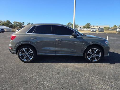 2020 Audi Q3 45 S line Prestige