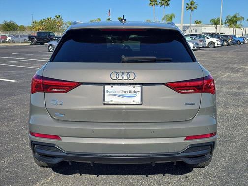 2020 Audi Q3 45 S line Prestige