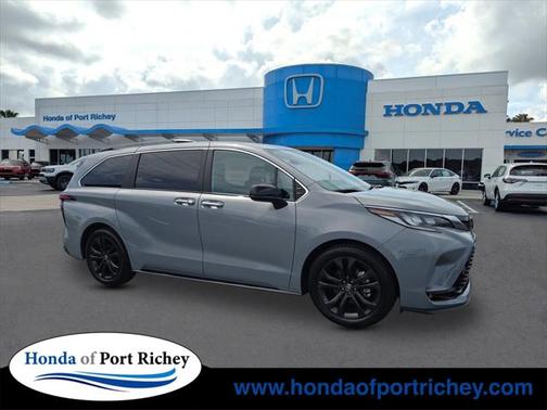 2023 Toyota Sienna XSE 7 Passenger