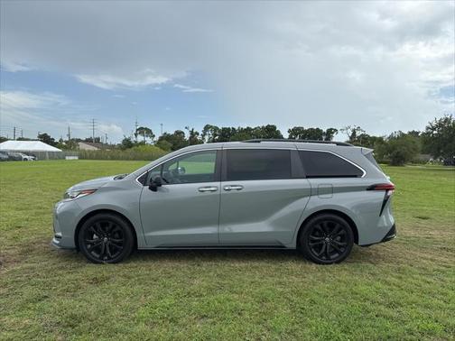 2023 Toyota Sienna XSE 7 Passenger