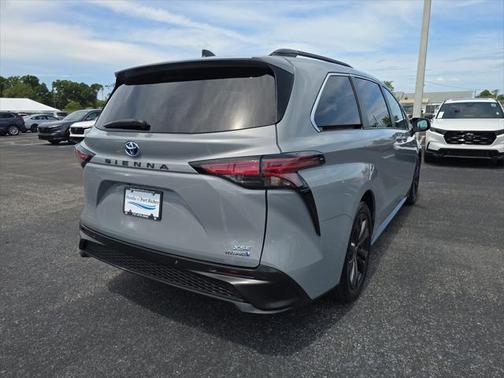 2023 Toyota Sienna XSE 7 Passenger