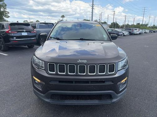 Granite Crystal Metallic Clearcoat 2020 Jeep Compass Latitude