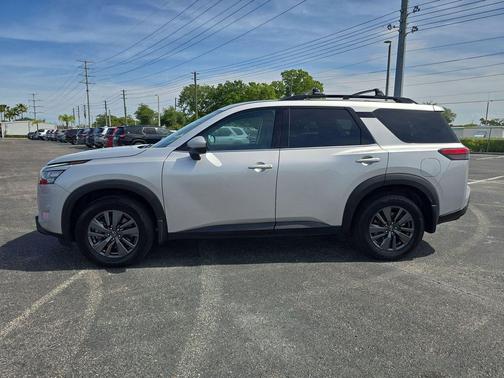 2023 Nissan Pathfinder SV 4WD