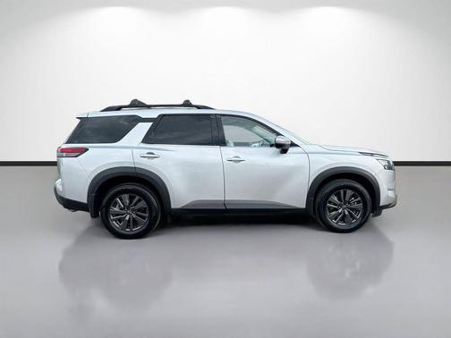 Brilliant Silver Metallic 2023 Nissan Pathfinder SV 4WD