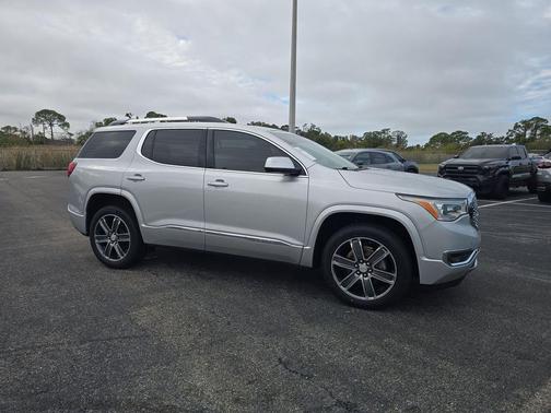 2019 GMC Acadia Denali