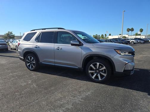 2025 Honda Pilot Touring 8-Passenger