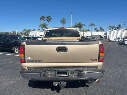 2005 GMC Sierra 2500 SLT H/D Crew Cab