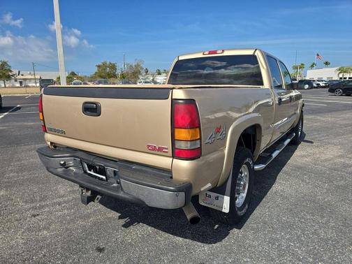 2005 GMC Sierra 2500 SLT H/D Crew Cab