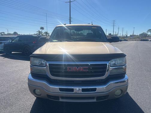 2005 GMC Sierra 2500 SLT H/D Crew Cab