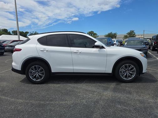 2022 Alfa Romeo Stelvio Sprint