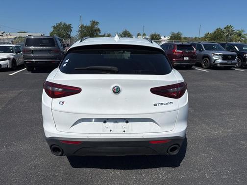 2022 Alfa Romeo Stelvio Sprint