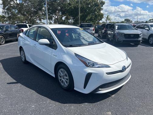 2021 Toyota Prius LE