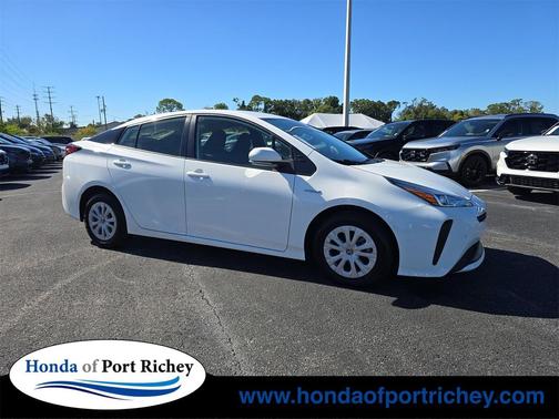 2021 Toyota Prius LE