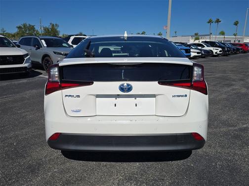 2021 Toyota Prius LE