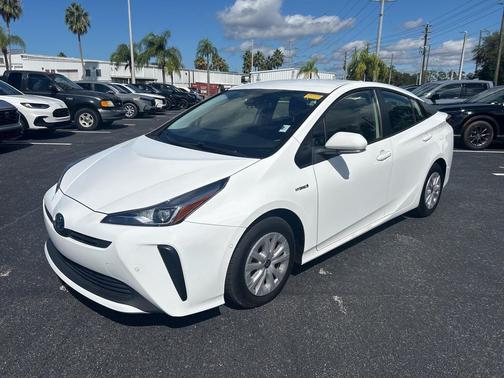 2021 Toyota Prius LE