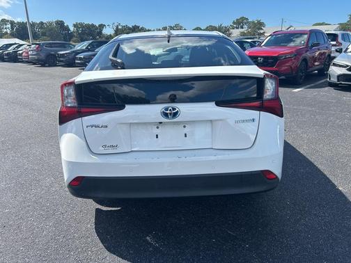 2021 Toyota Prius LE
