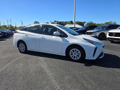 2021 Toyota Prius LE