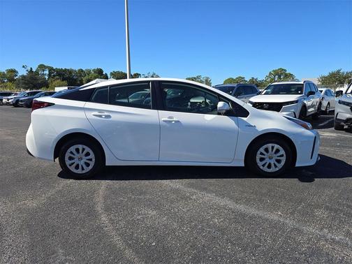 2021 Toyota Prius LE