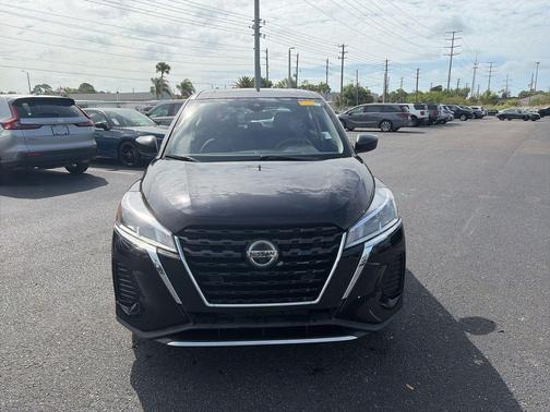 Super Black 2021 Nissan Kicks S