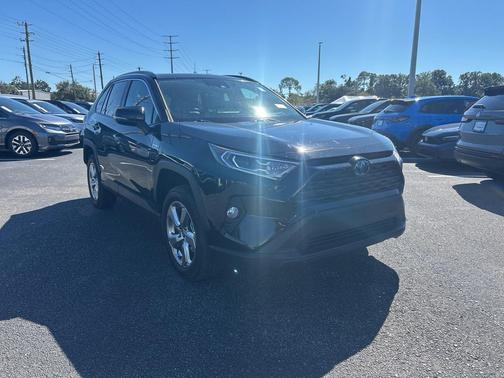2021 Toyota RAV4 Hybrid XLE Premium