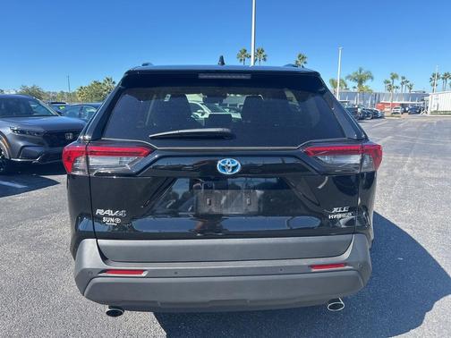 2021 Toyota RAV4 Hybrid XLE Premium
