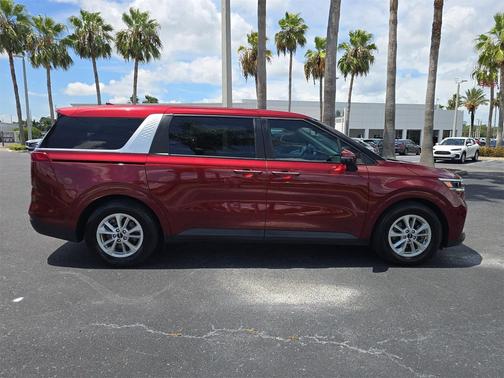 2024 Kia Carnival LX