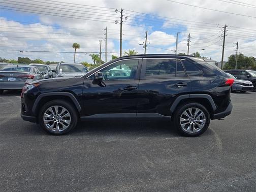 2020 Toyota RAV4 XLE Premium