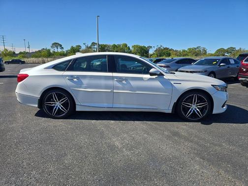 2022 Honda Accord Hybrid Touring