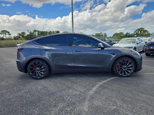 2022 Tesla Model Y Performance Dual Motor All-Wheel Drive