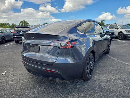 2022 Tesla Model Y Performance Dual Motor All-Wheel Drive