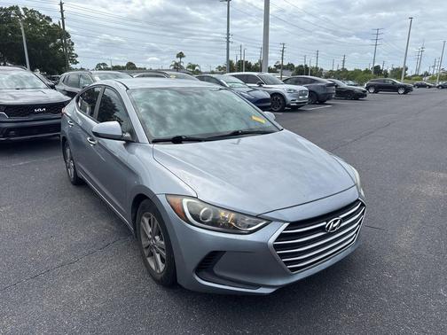 Shale Gray Metallic 2017 Hyundai ELANTRA SE