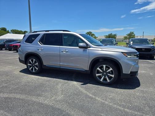 2025 Honda Pilot Touring 8-Passenger