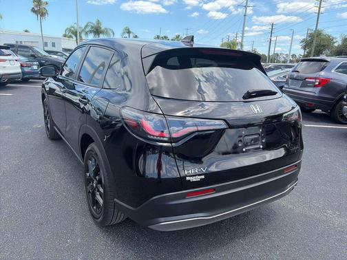 Crystal Black Pearl 2025 Honda HR-V 2WD Sport