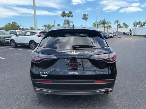 Crystal Black Pearl 2025 Honda HR-V 2WD Sport